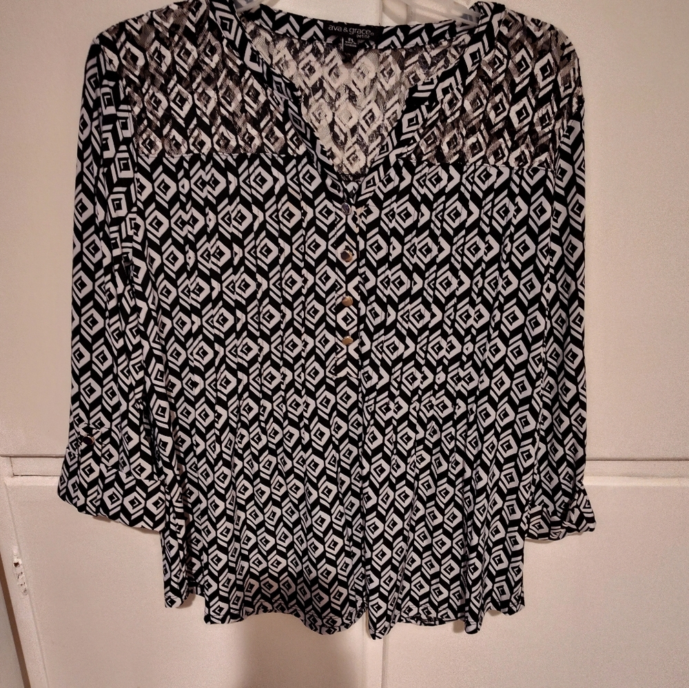 Ava & Grace Monochrome Geometric Top